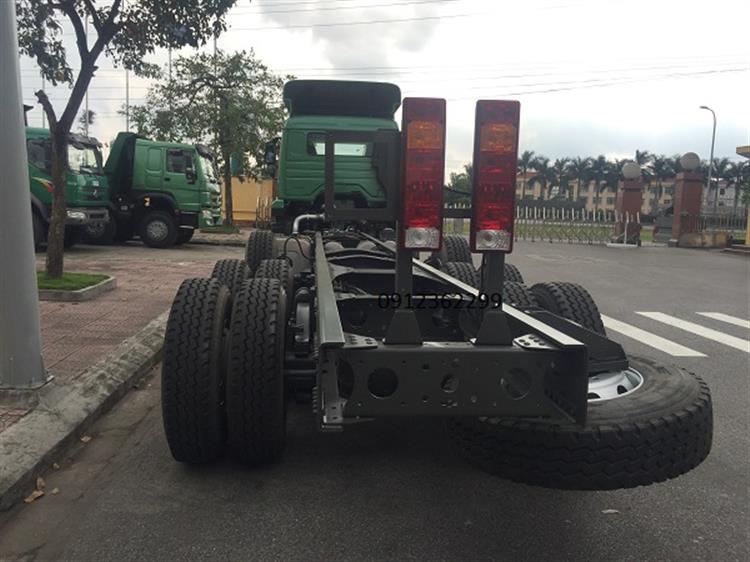 Xe tải thùng Howo 4 chân 336hp